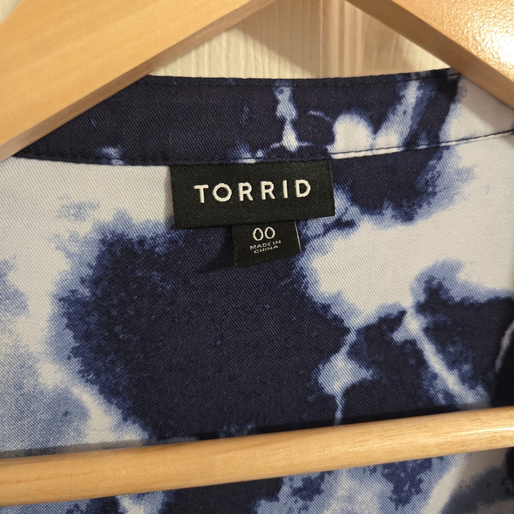 Torrid Navy Blue and White Tie-Dye Midi Dress Sleeveless Size 00 M/L - Picture 4 of 10